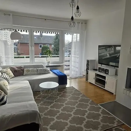 Ferienwohnung Monteurewohnung Mit 2 Schlafzimmern,Parkplatz Fuer Grosses Fahrzeug Vorhanden 8,5M Lang Вадерсло Экстерьер фото